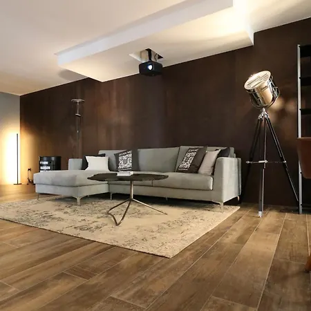 Διαμέρισμα 180 M2! *