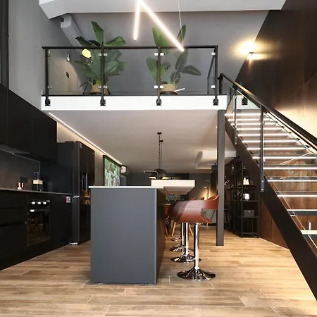 Διαμέρισμα 180 M2! *
